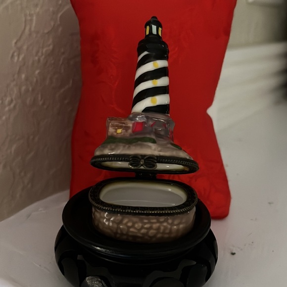 Lighthouse hinged trinket porcelain box - Picture 4 of 6